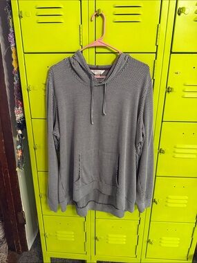 Women's Hooded Pullover Sweatshirt in Black & White Houndstooth